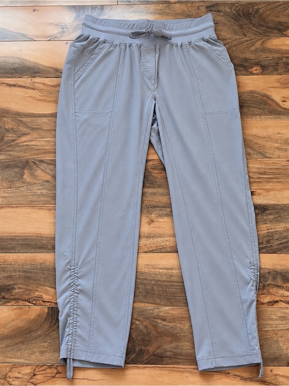 CRZ YOGA Women’s Medium Gray Travel Pants Cinched Leg Hiking Stretch NWT